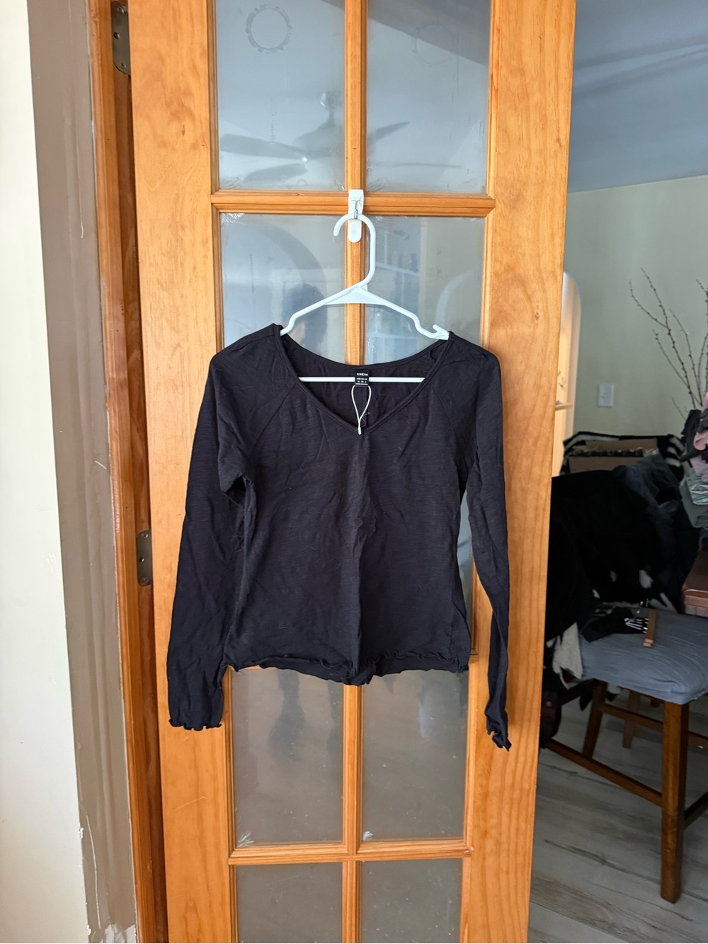 SHEIN Black Long-Sleeve V-Neck Top